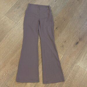 Aritzia TNA Leggings - Size Small